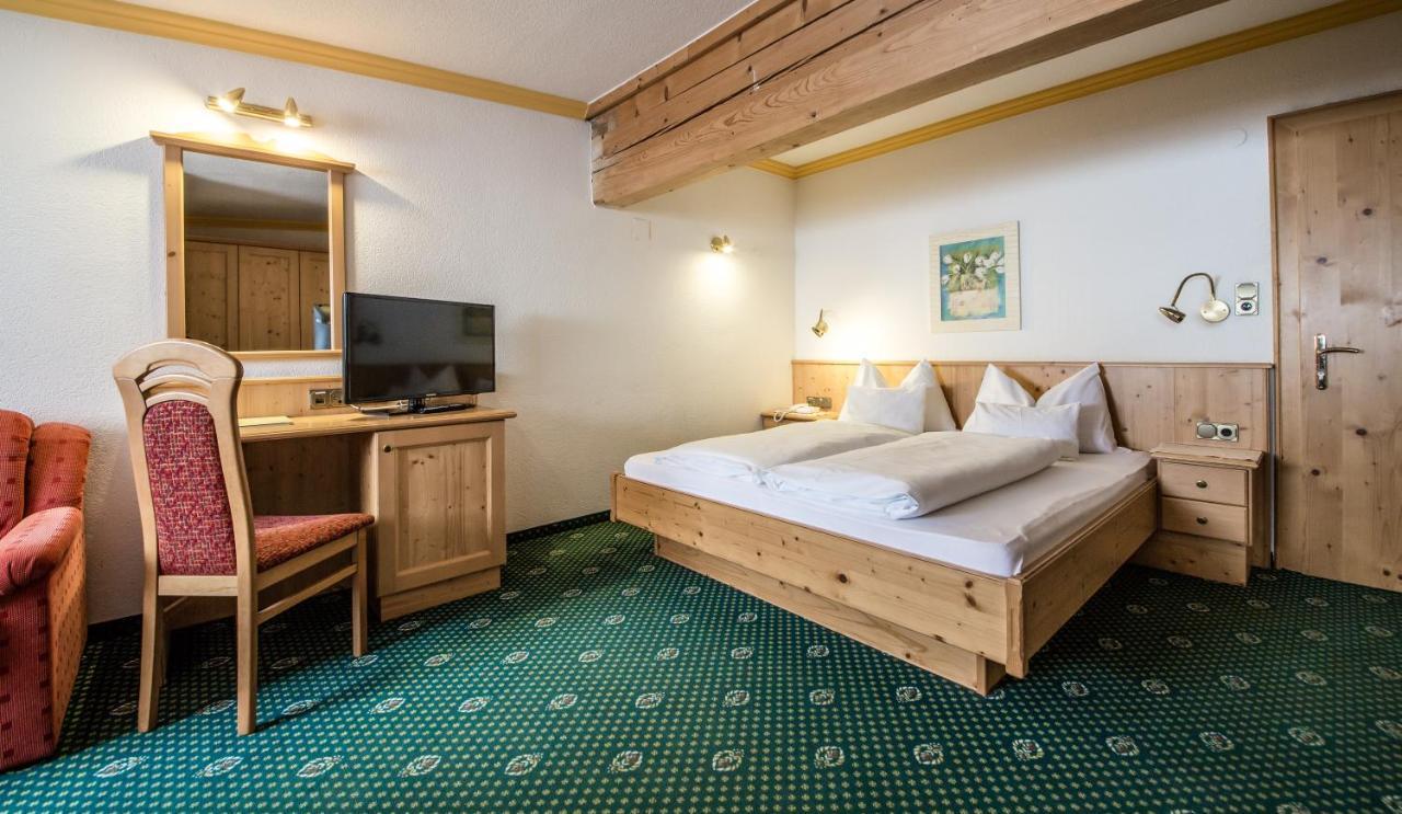 Hotel Kristall 장크트안톤암아를베르크 외부 사진